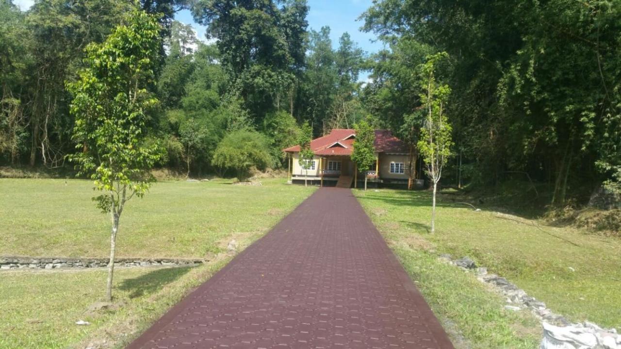 Elephant Valley Resort Pulpally Exteriör bild